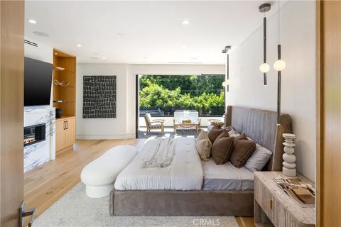 Tiny photo for 14822 Hesby Street, Sherman Oaks, CA 91403 (MLS # SR25235124)