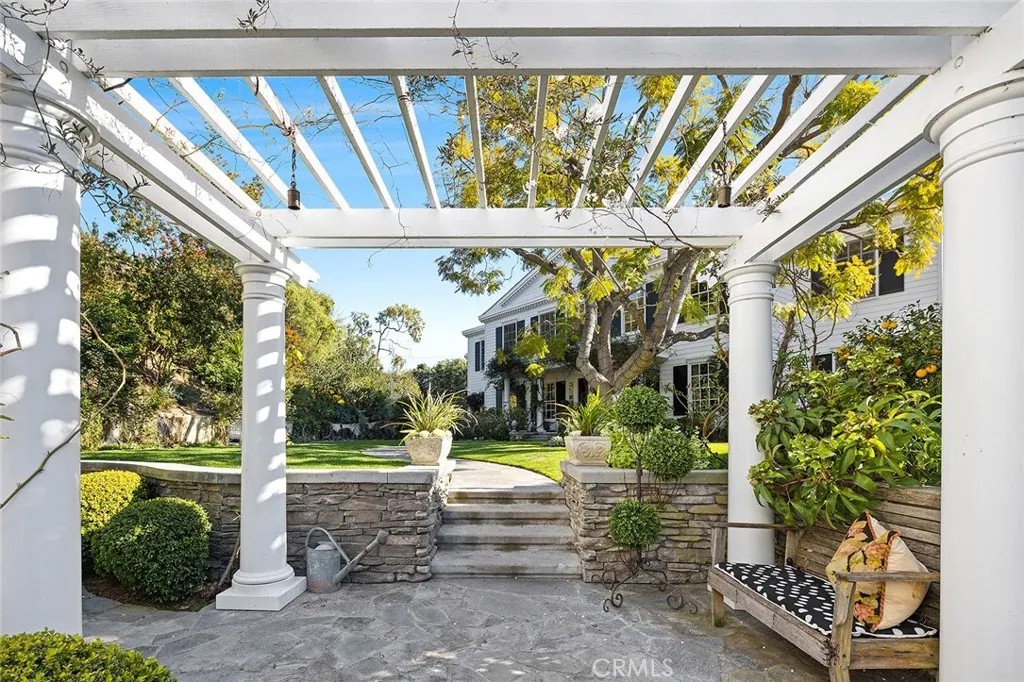 1 San Mateo Way