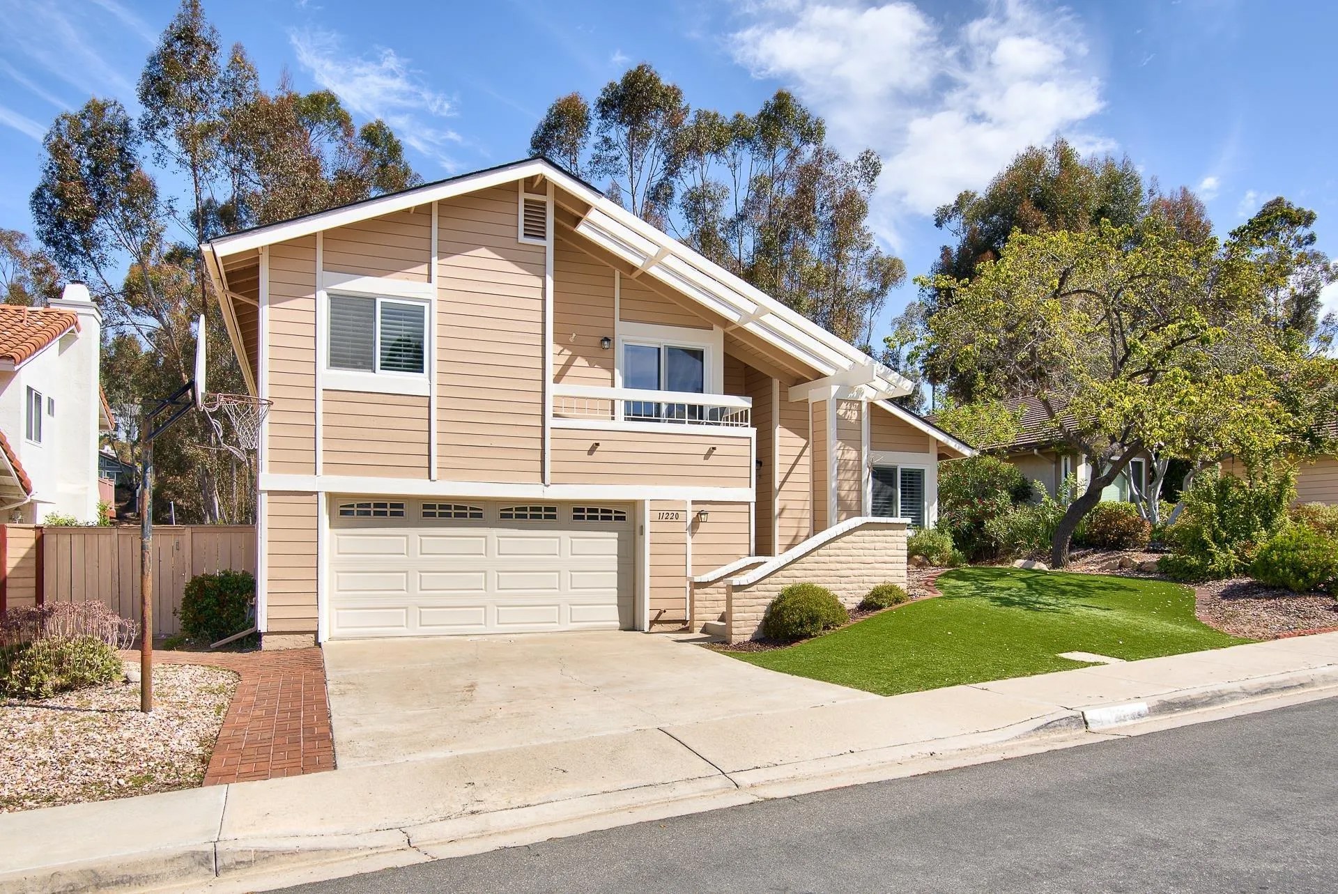 11220 Briarcliff