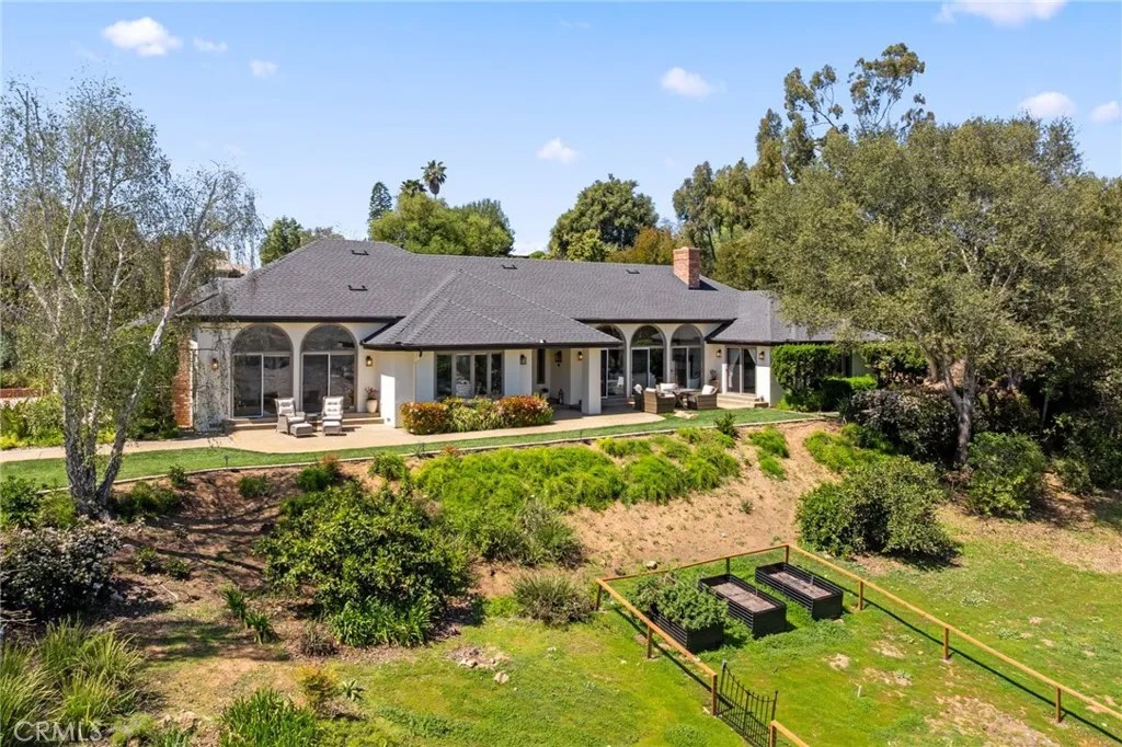 377 Rancho Camino