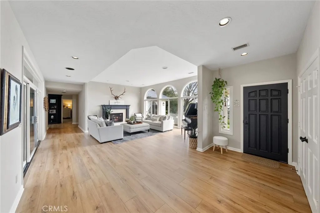 377 Rancho Camino