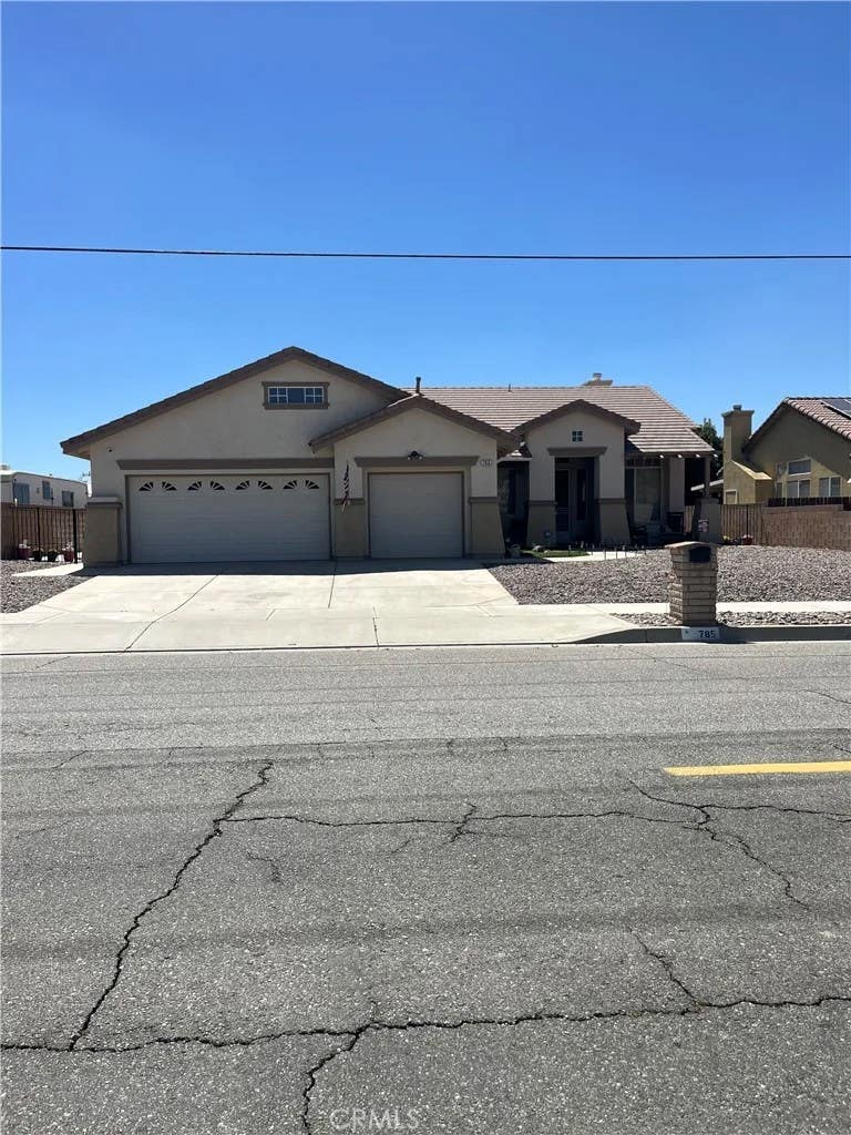 Photo of 785 N Hemet ST, Hemet, CA 92544 (MLS # SW26117648)