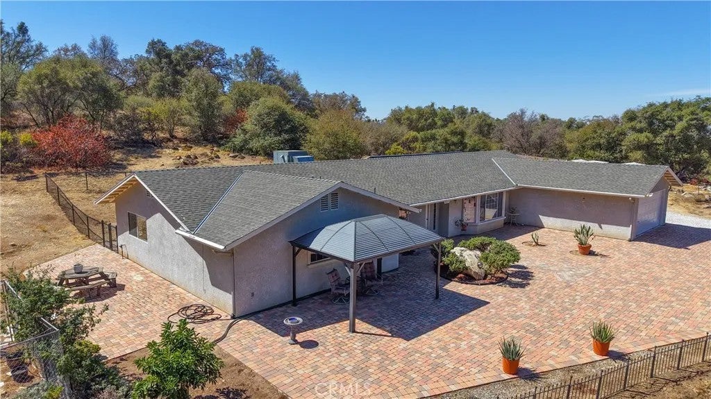Photo of 46514 Longview Lane, Coarsegold, CA 93614 (MLS # FR26203976)