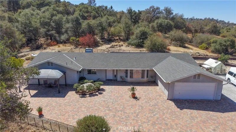 46514 Longview Lane West