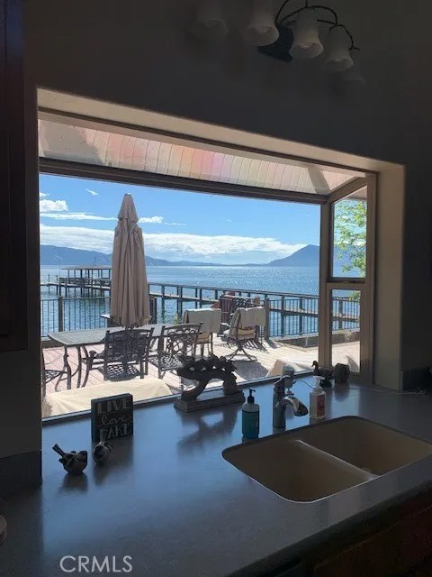 4430 lakeshore Boulevard