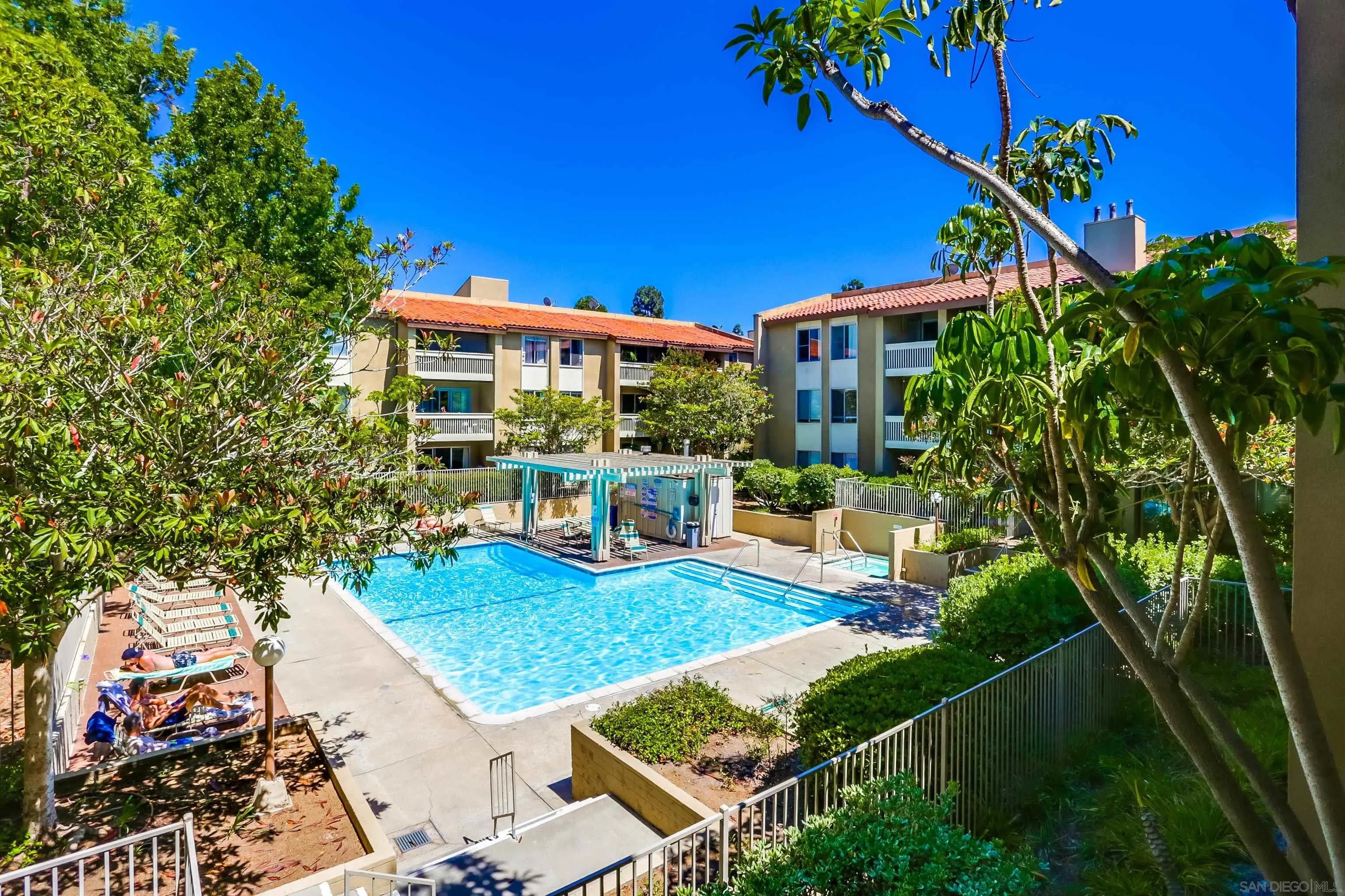 1775 Diamond St 220