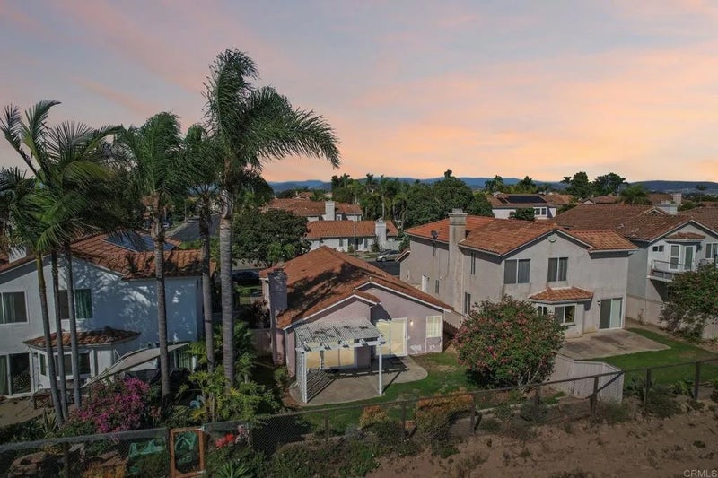 2124 Redwood Crst