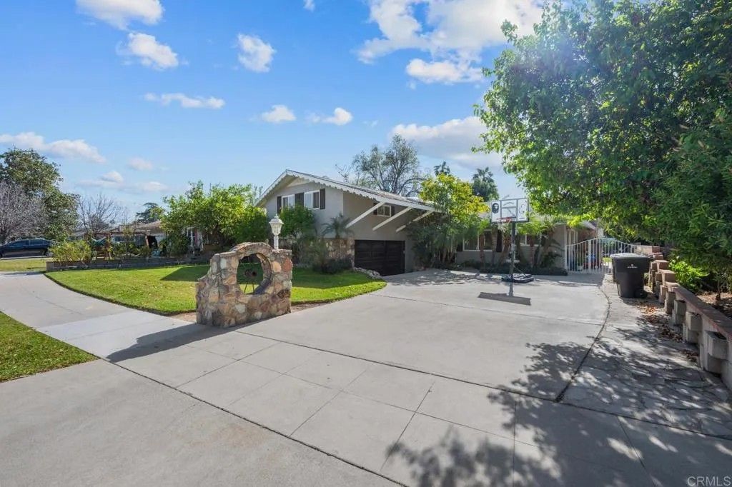 Photo of 4064 Acacia Street, Riverside, CA 92503 (MLS # PTP2601768)