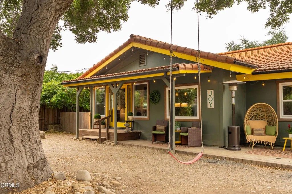 Photo of 813 Santa Ana Boulevard, Oak View, CA 93022 (MLS # V1-35537)