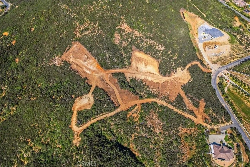 Photo of 48 Hidden Meadow, Murrieta, CA 92562 (MLS # SW26055837)