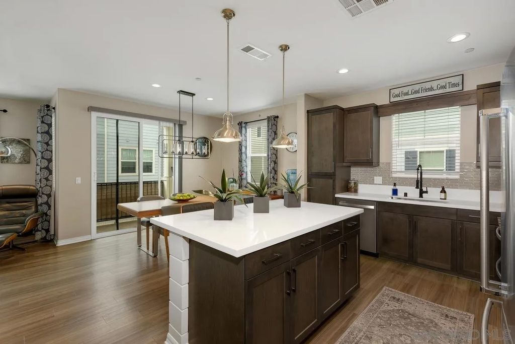 Photo of 511 Sanderling Ln, Imperial Beach, CA 91932 (MLS # 250042498)