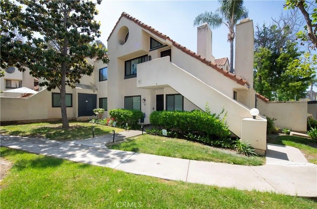 Photo of 333 N Melrose Drive #E, Vista, CA 92083 (MLS # ND26105314)