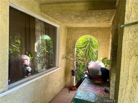 Photo of 946 S Vancouver Avenue, East Los Angeles, CA 90022 (MLS # SR26037012)