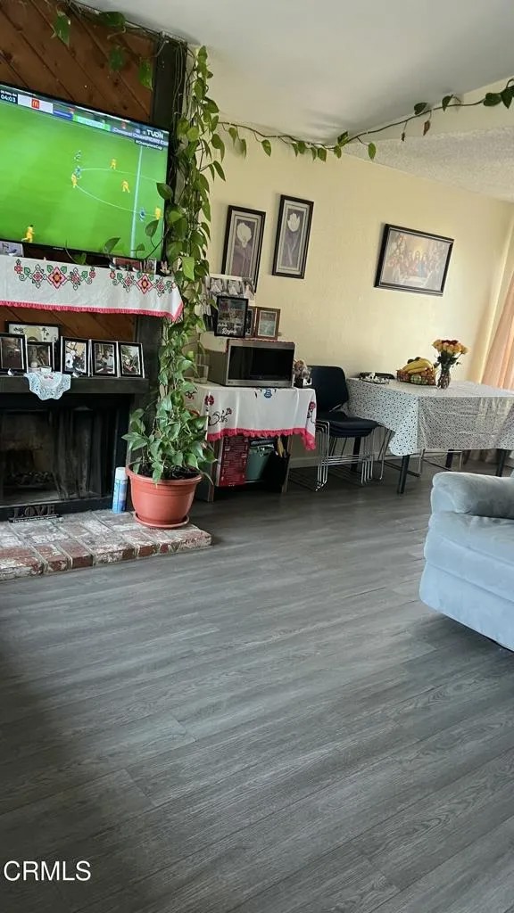 5215 Jefferson Square