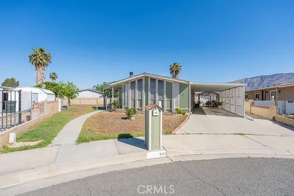 Photo of 209 Flora Vista, San Jacinto, CA 92582 (MLS # SW25218130)