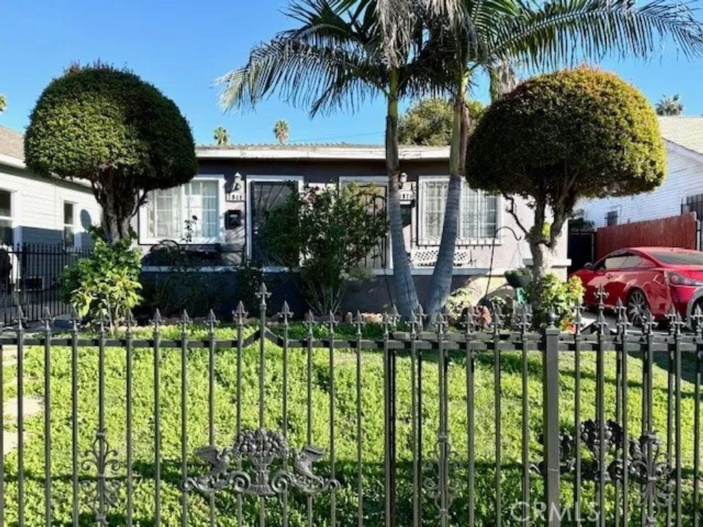 Photo of 3968 S Hobart Boulevard, Los Angeles, CA 90062 (MLS # SW25271856)