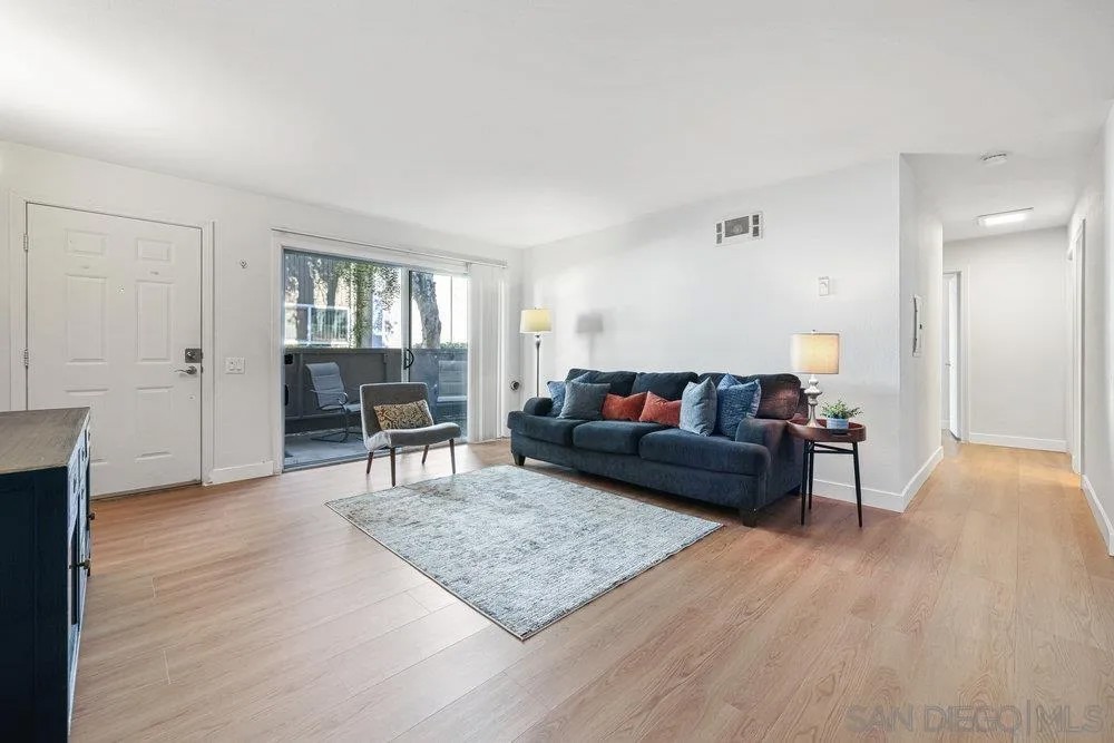 6333 College Grove Way 11102