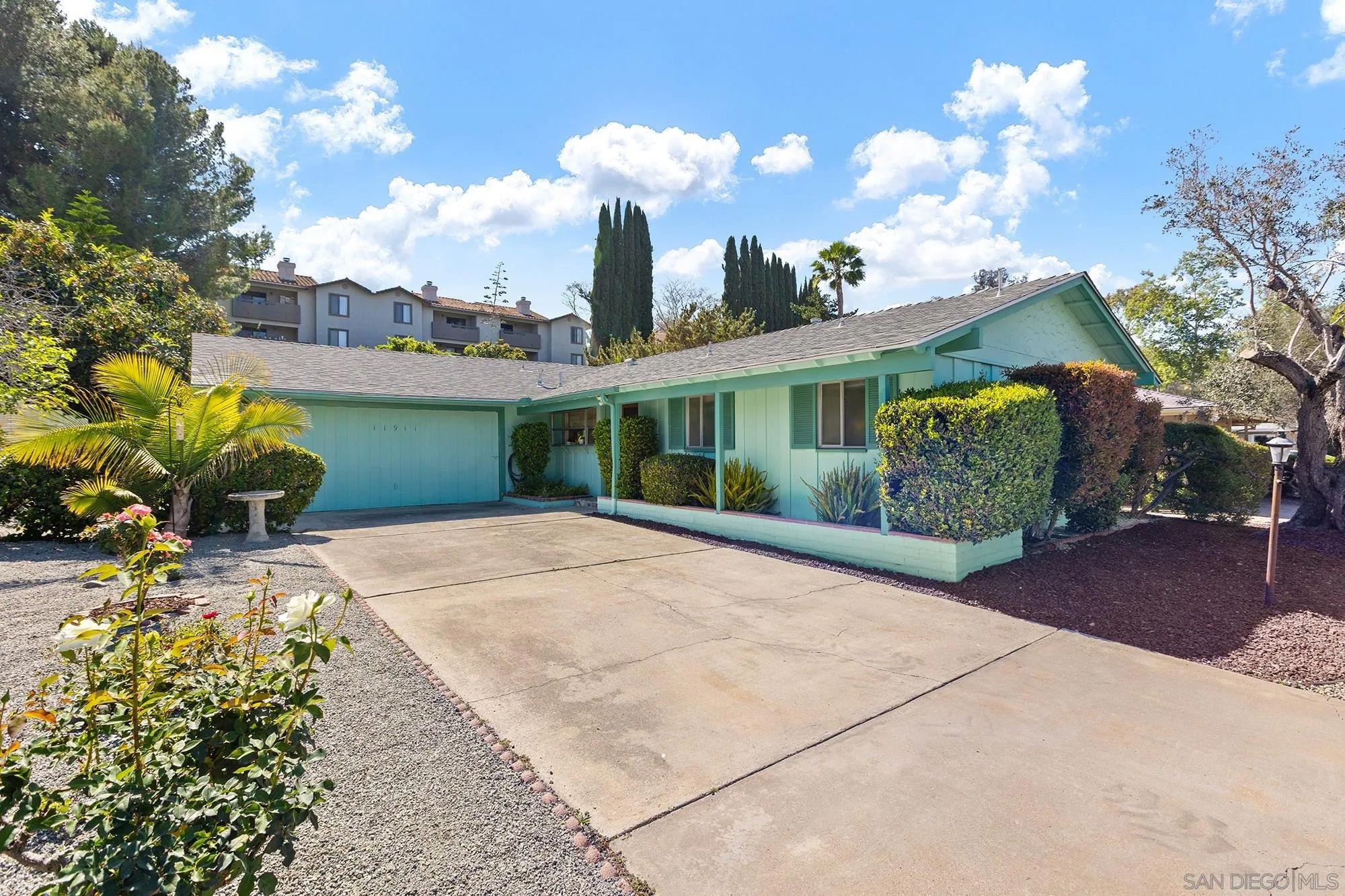 11911 Lomica Drive