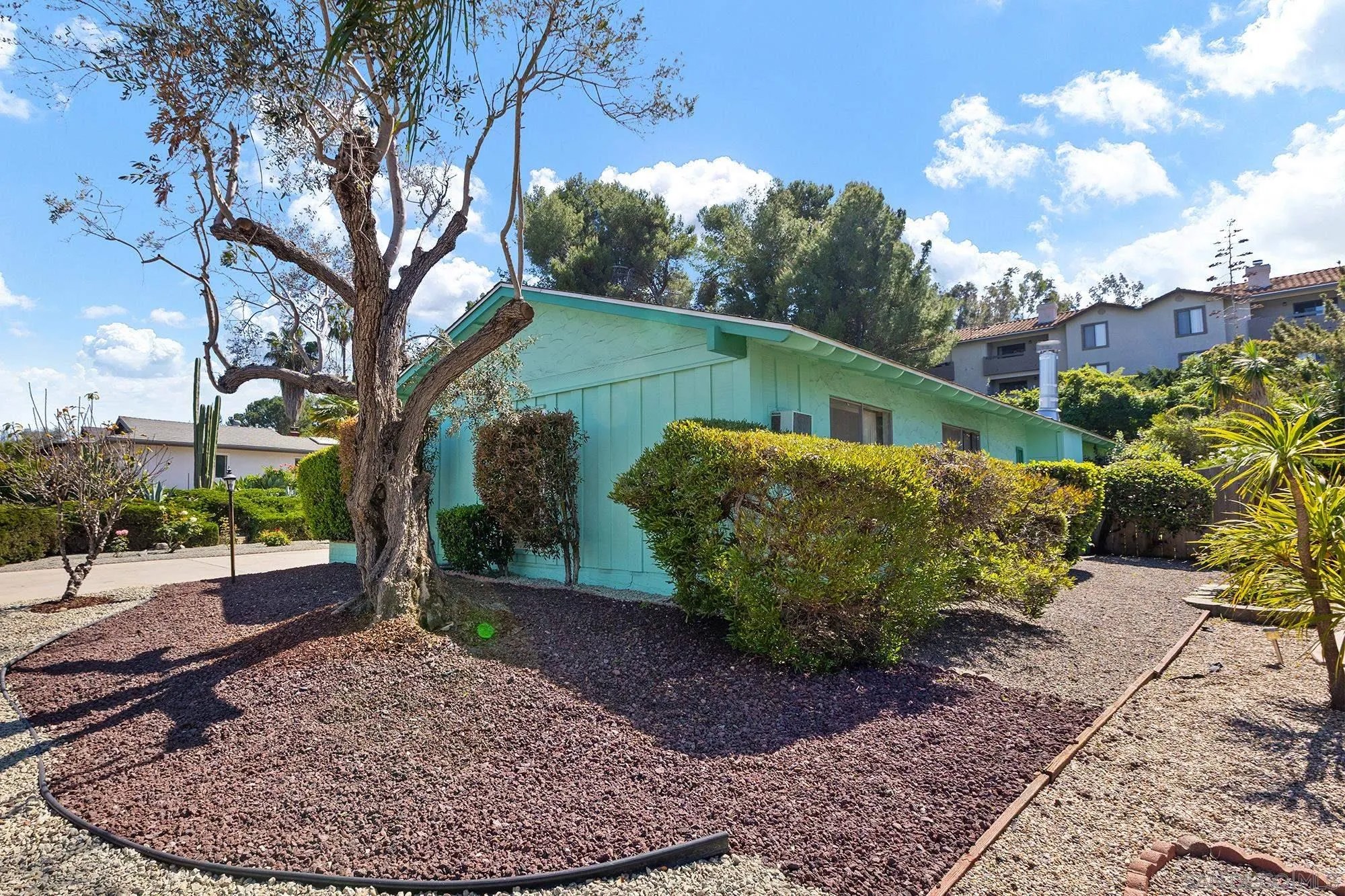 11911 Lomica Drive