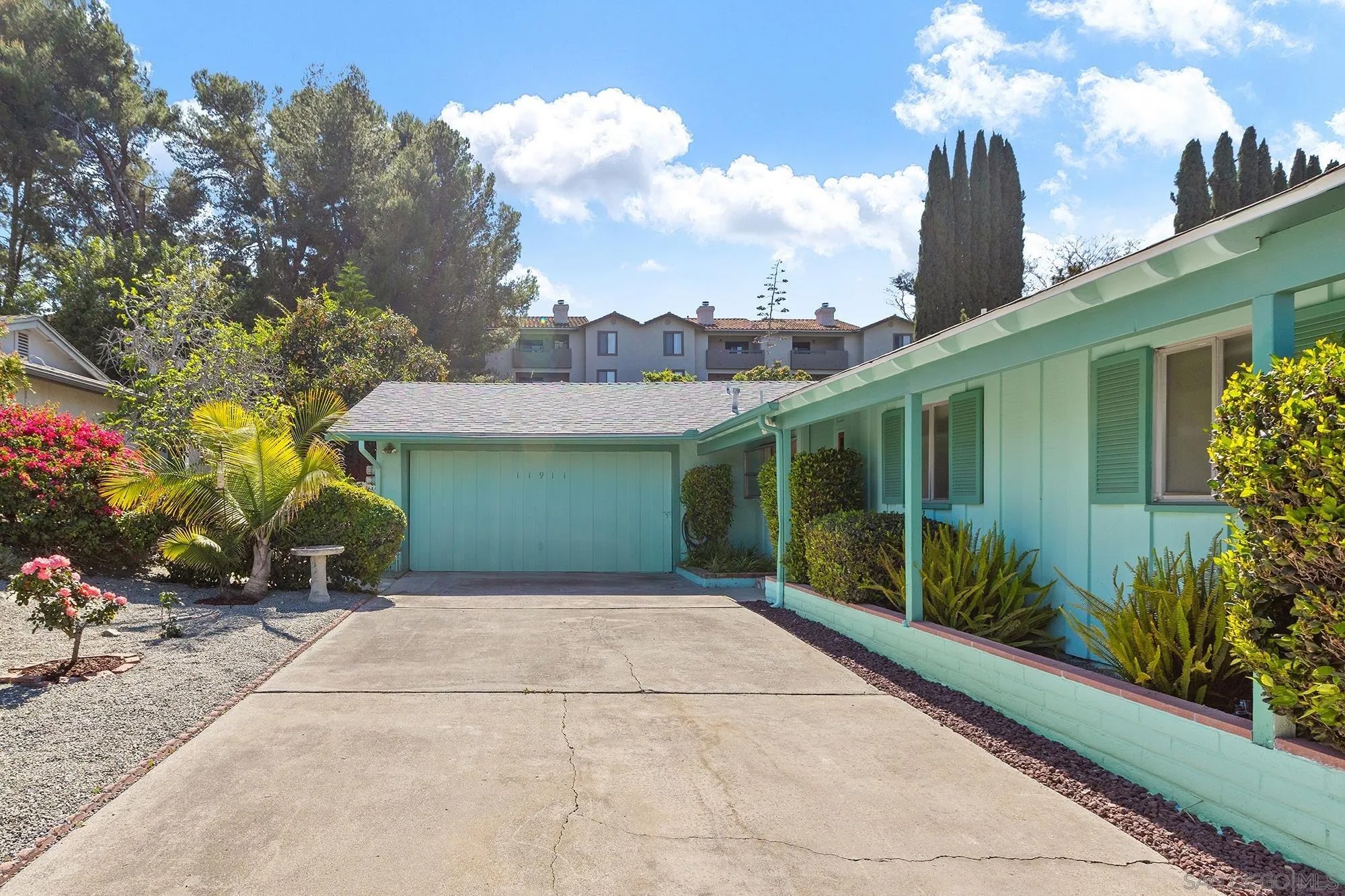 11911 Lomica Drive