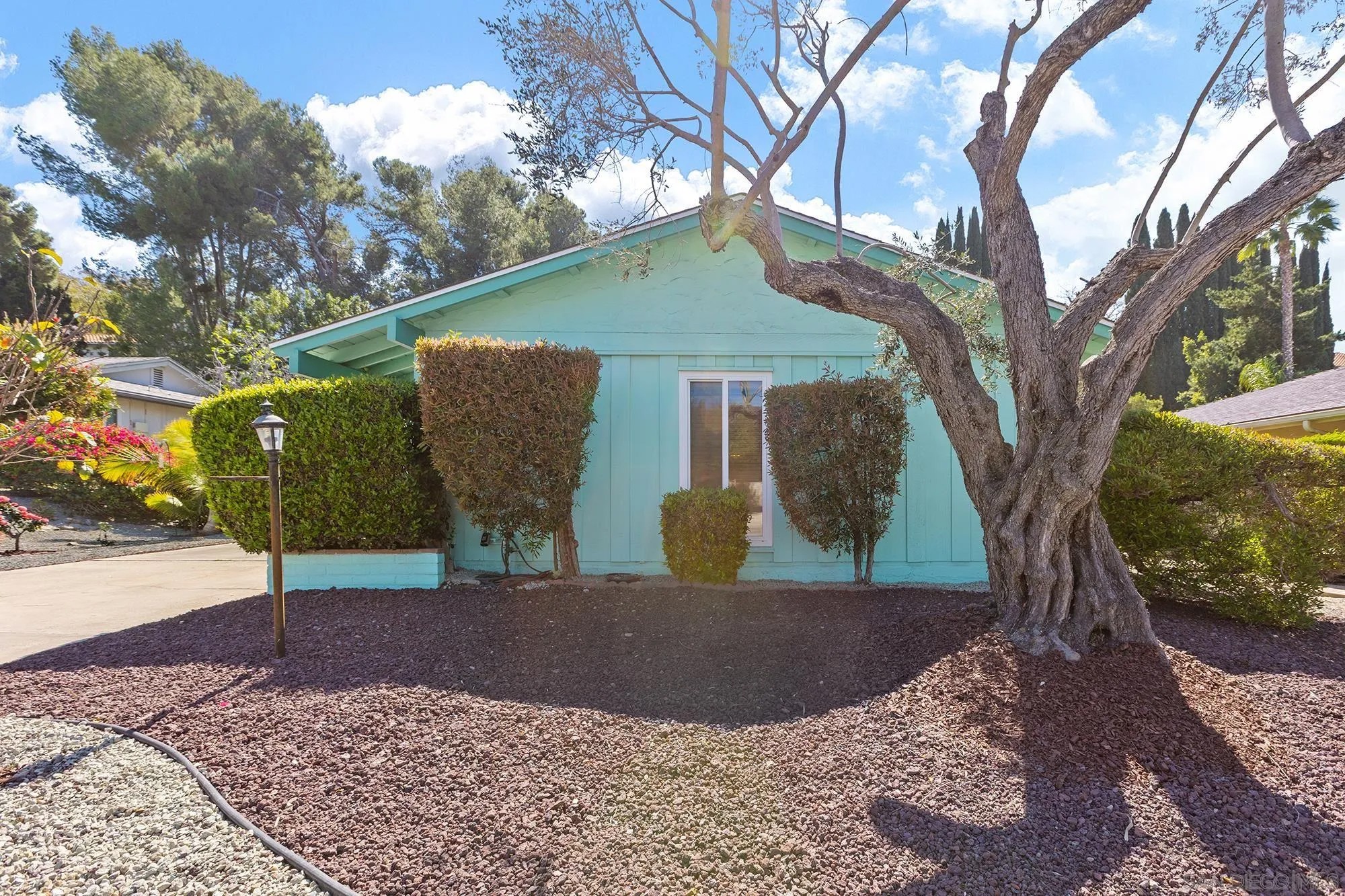 11911 Lomica Drive