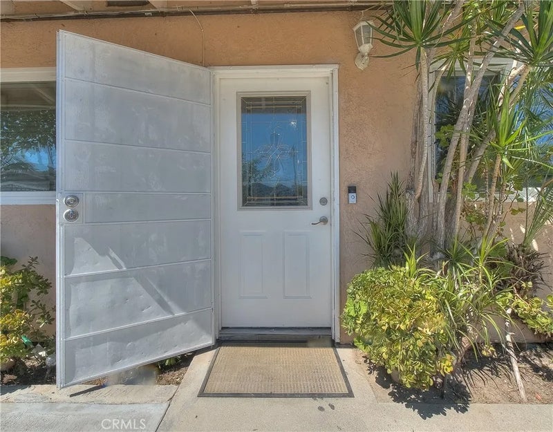 12127 Cedarvale