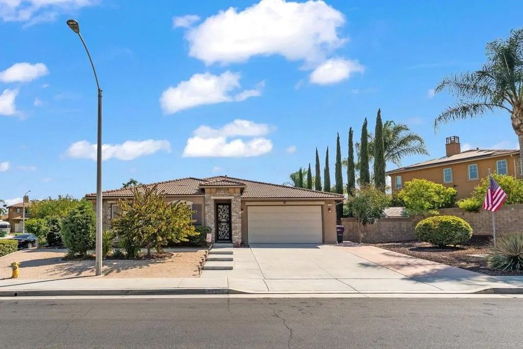 Photo of 31557 Whitecrown Drive, Murrieta, CA 92563 (MLS # NDP2508345)
