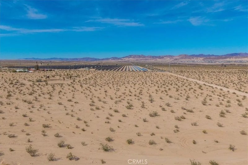 3888 Desert Heights