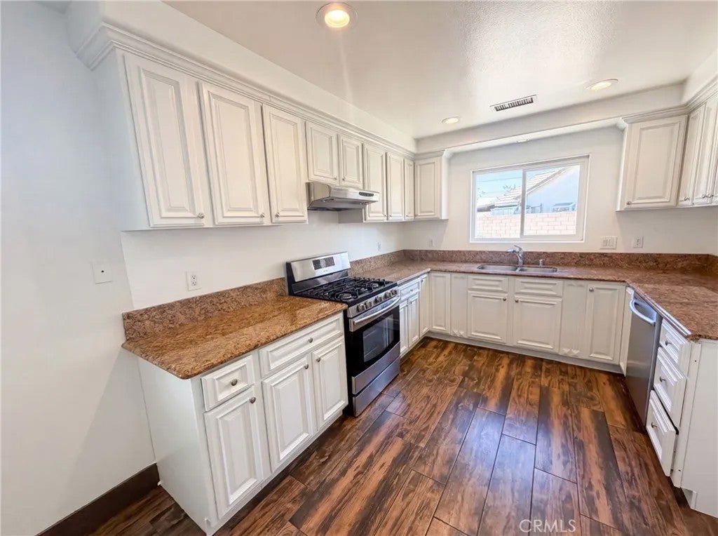 922 W Craig