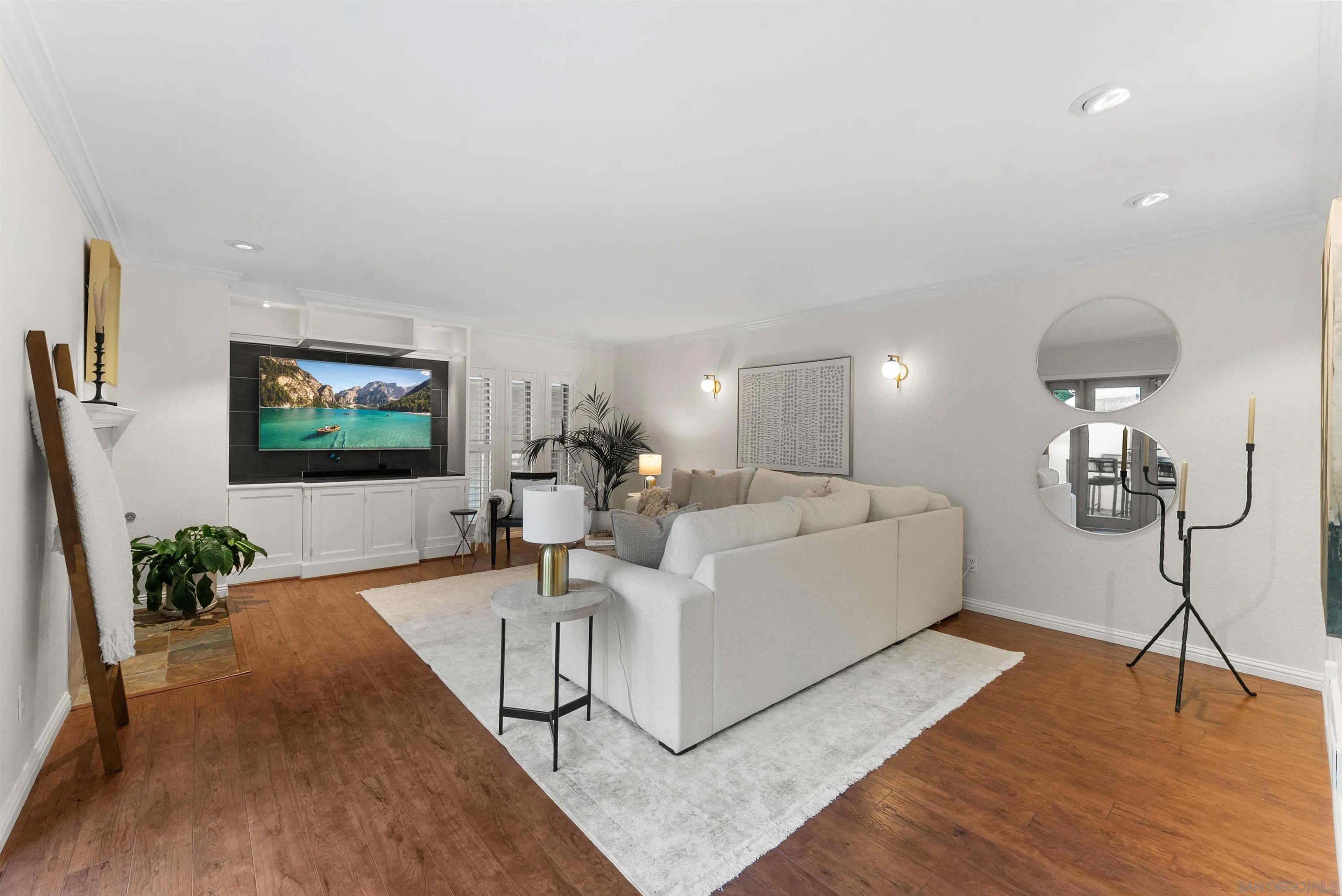 5208 Caminito Solitario