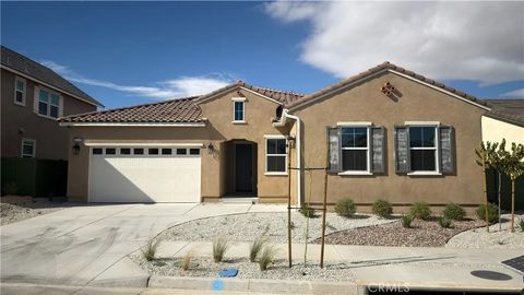 Photo of 6438 Castle Crags Avenue, Hesperia, CA 92345 (MLS # SW25260812)