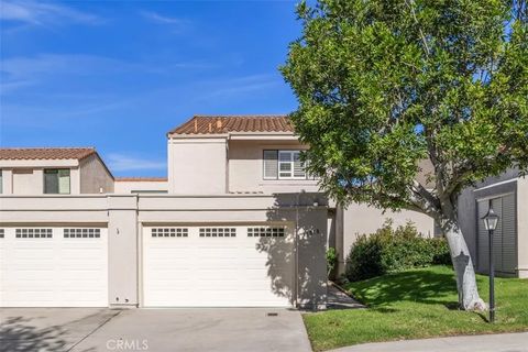 Photo of 17818 Villamoura Dr, Poway, CA 92064 (MLS # OC26028759)