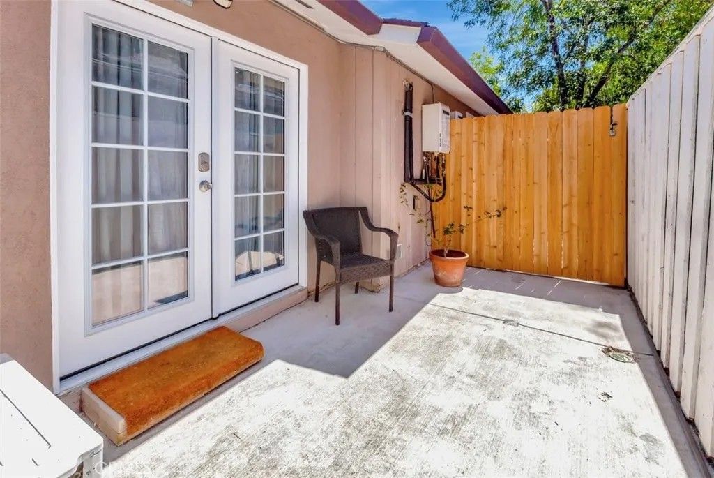 Photo of 24017 Sylvan, Woodland Hills, CA 91367 (MLS # OC25274403)