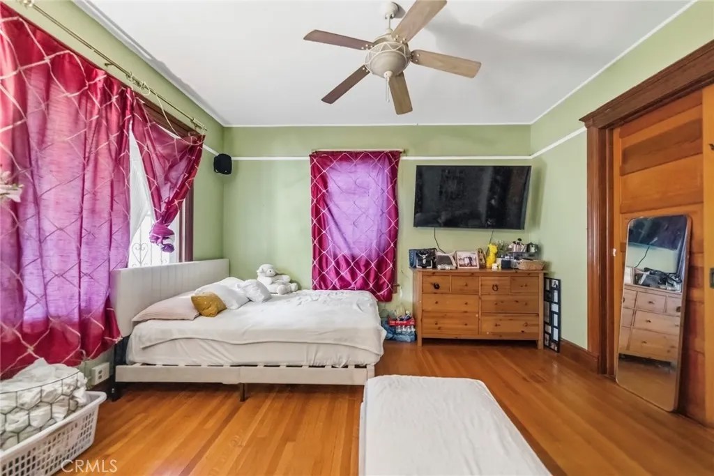 1545 Cambria