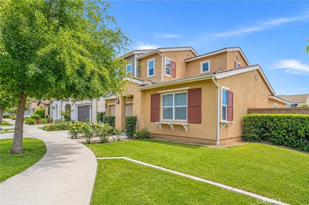 4048 E Groveland