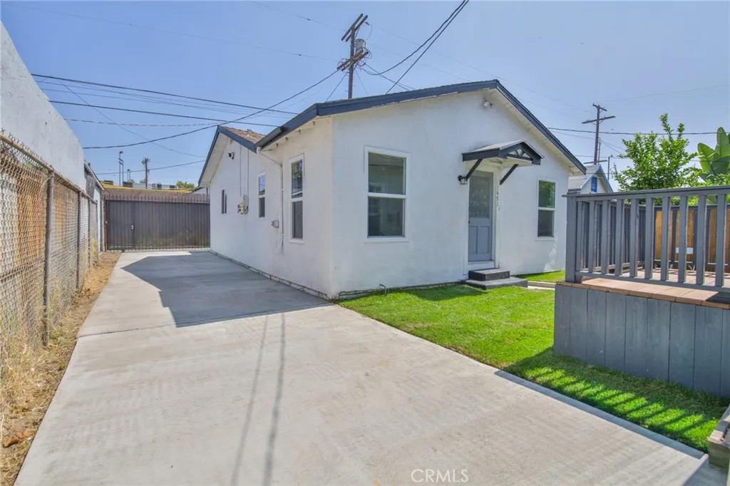 1471 E 41st