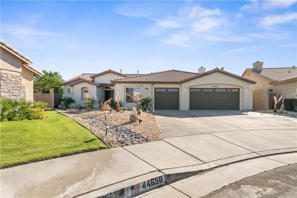 Photo of 44658 Franklin Court, La Quinta, CA 92253 (MLS # RS25281998)
