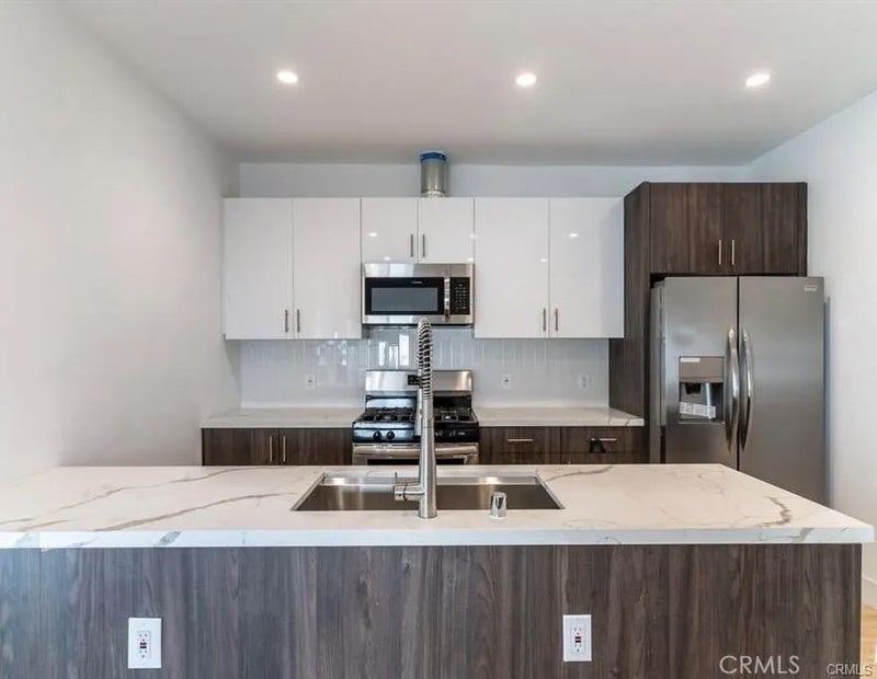1213 W 24th