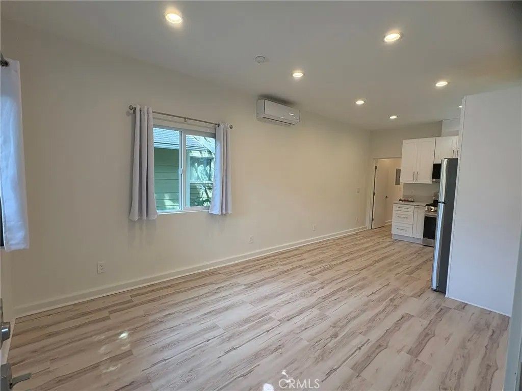 Photo of 22119 San Miguel Street, Woodland Hills, CA 91364 (MLS # SR26067440)