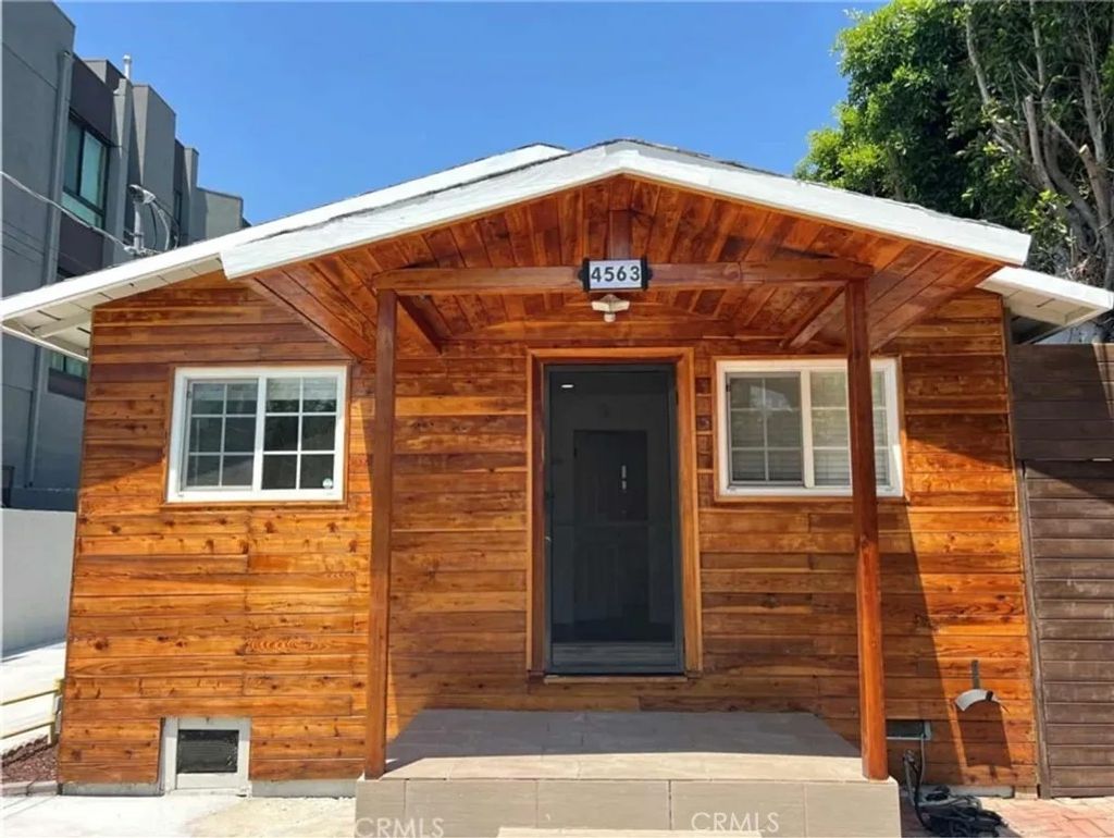 Photo of 4563 Lexington Ave, Los Angeles, CA 90029 (MLS # WS26024631)