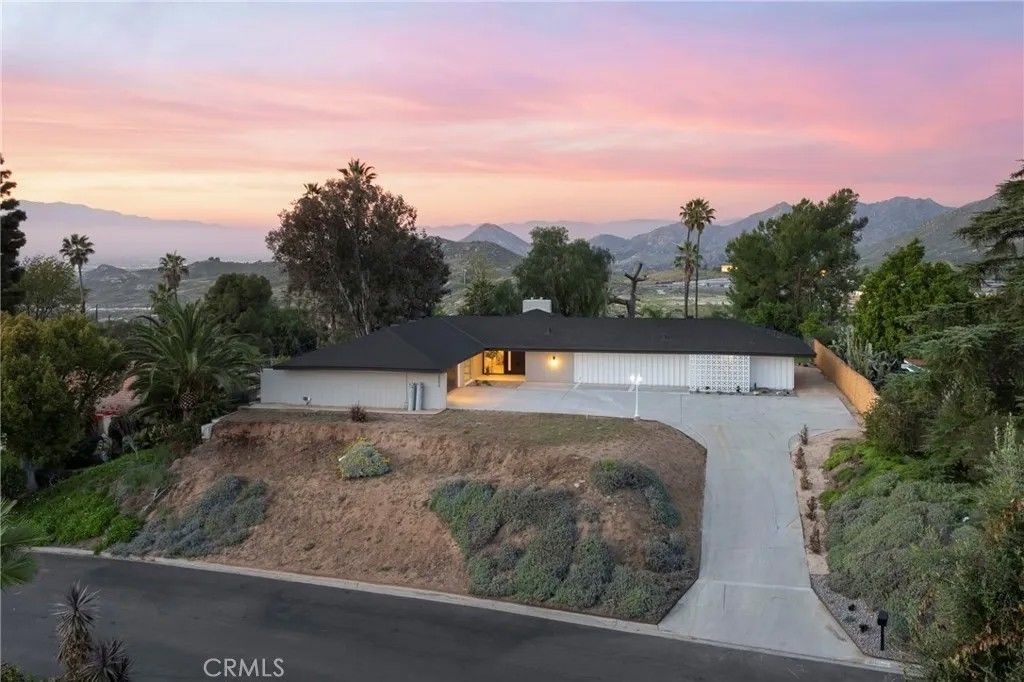 Photo of 20079 Westpoint Drive, Riverside, CA 92507 (MLS # OC26049476)