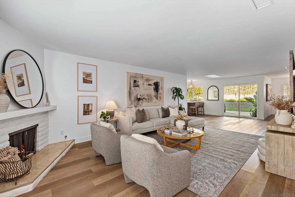 Photo of 1714 Hicks St, Oceanside, CA 92054 (MLS # 260001289)