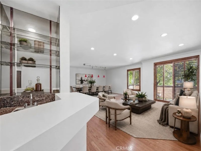 1315 roxbury dr 204