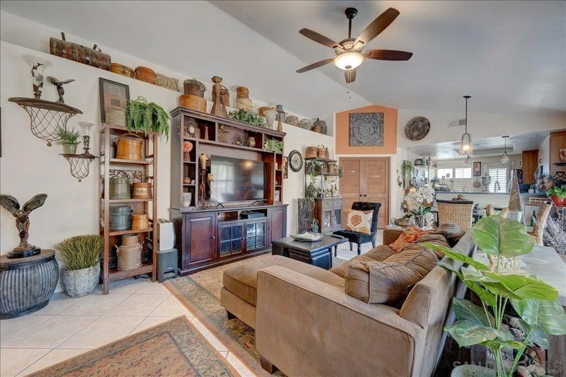 1285 Buttonwood Ct