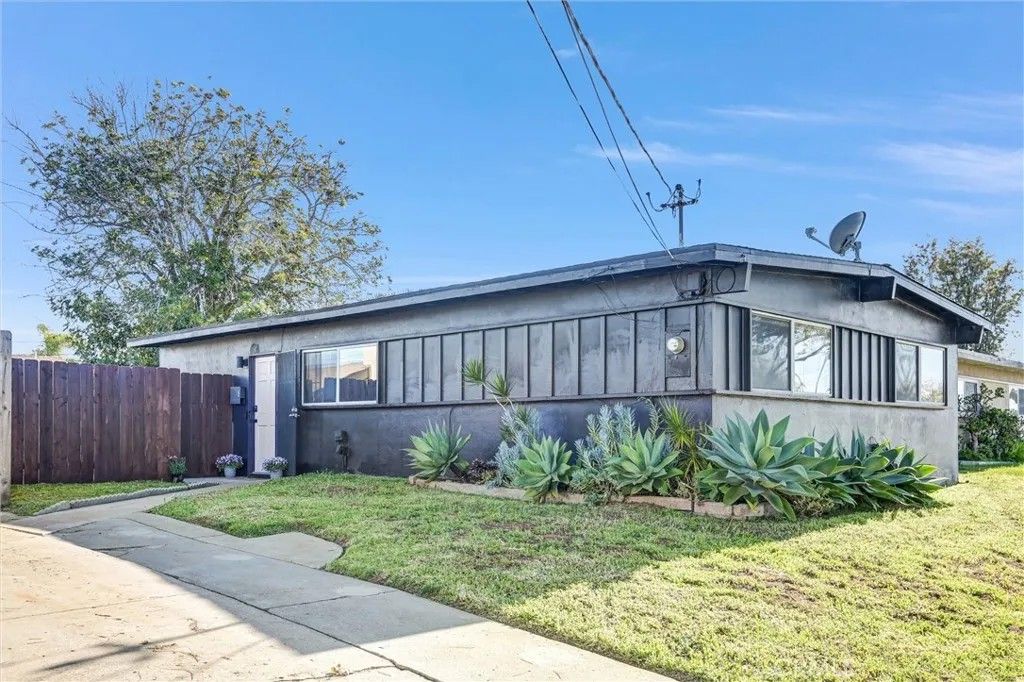 Photo of 5455 Via Bello, San Diego, CA 92111 (MLS # SW26050798)