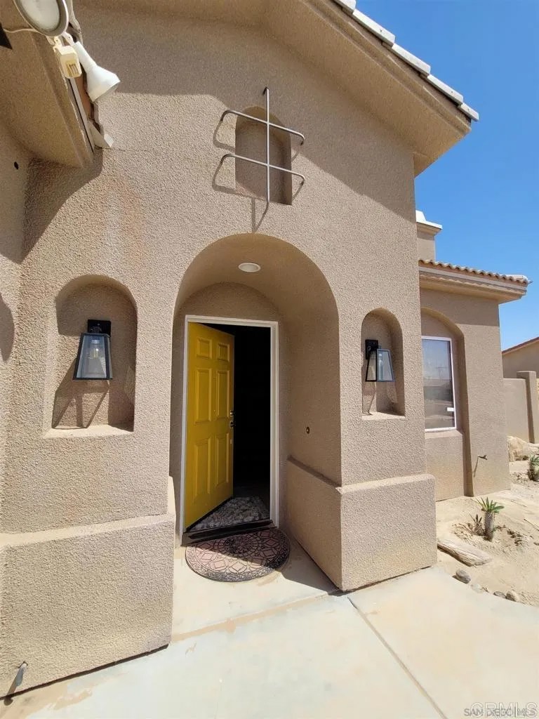 1368 Van Buren