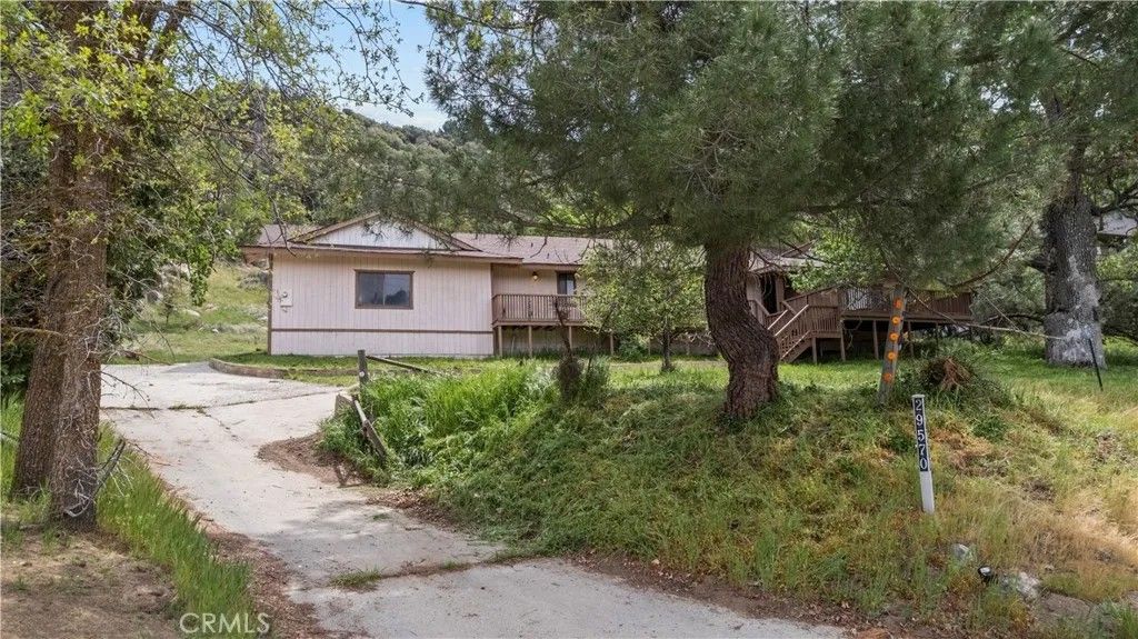 Photo of 29570 Butterfield Way, Tehachapi, CA 93561 (MLS # BB26079362)
