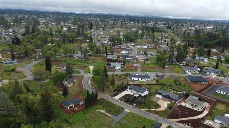 5921 Crestmoor