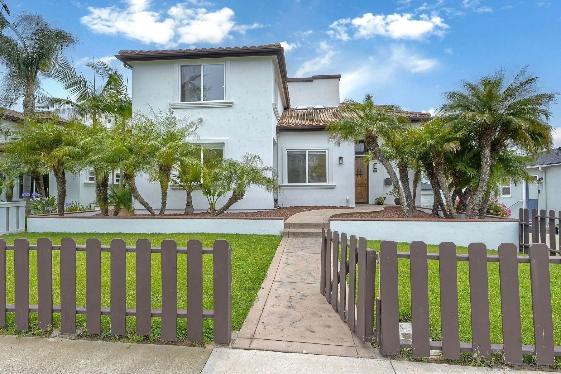 819 Van Nuys Street