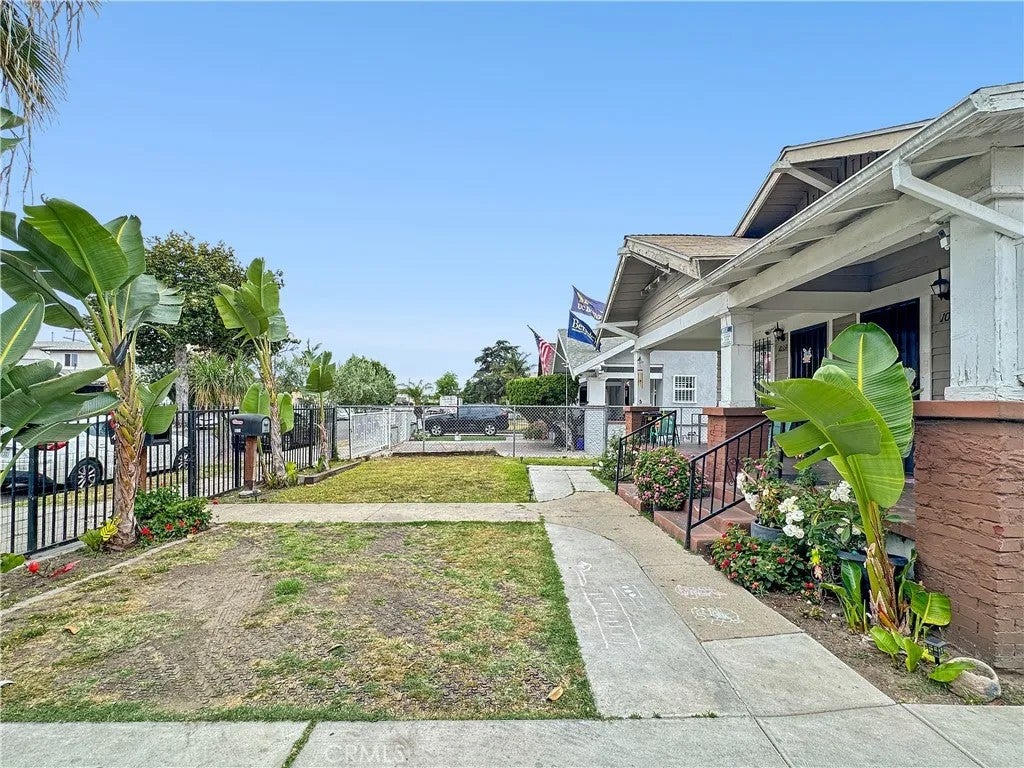 1031 W 61st Street